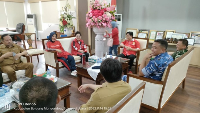 Ketua DPRD Sulut di sela-sela pembukaan Porprov XI di Bolmong