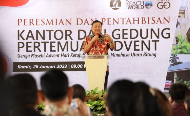 Gubernur Sulut Olly Dondokambey saat menghadiri peresmian kantor dan gedung pertemuan GMAHK Daerah Minahasa Utara Bitung.