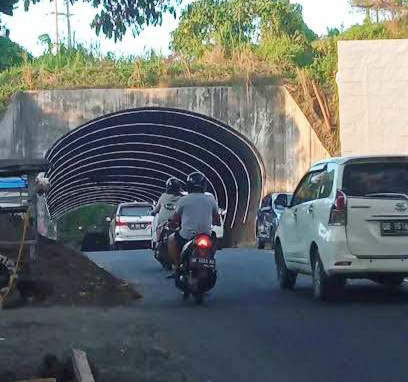 DIPERLUAS: Tampak Terowongan Ring Road 1 yang sering menjadi titik macet akan diperlebar dengan penggantian terowongan menjadi jembatan.