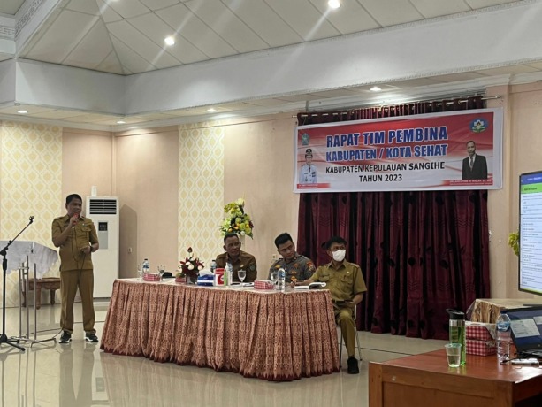 Rapat Tim Pembina Kabupaten/Kota Sehat untuk Kabupaten Kepulauan Sangihe tahun 2023, di Ruang serbaguna Rumah Jabatan Bupati Sangihe, Senin (20/2). (Sriwani/MP)