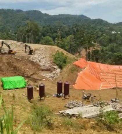 Tangkapan layar dari sebuah video yang menampilkan salah satu lokasi diduga tambang ilegal di wilayah Ratatotok beroperasi lagi.