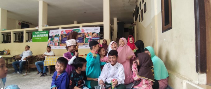 Kegiatan Berbagi Bahagia Bersama BRI Group bersama anak-anak Panti Asuhan As-Shabirin. (Ayurahmi/MP)
