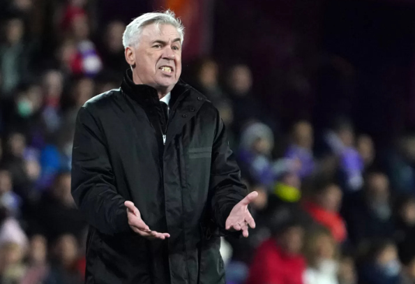 Carlo Ancelotti. (CESAR MANSO/AFP- PIERRE-PHILIPPE MARCOU/AFP)
