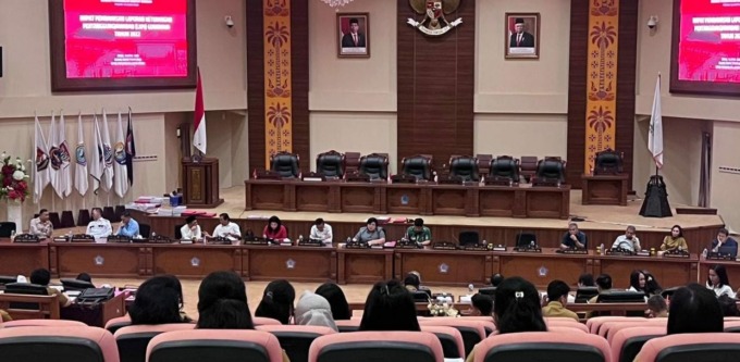 Pembahasan LKPJ Gubernur yang sudah dimulai, Senin (10/4).