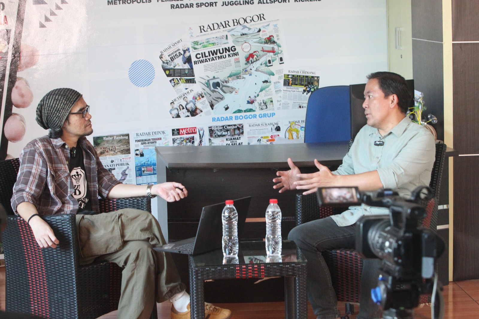 Bakal calon Wali Kota Bogor Dokter Rayendra saat podcast di kantor Graha Pena Radar Bogor.