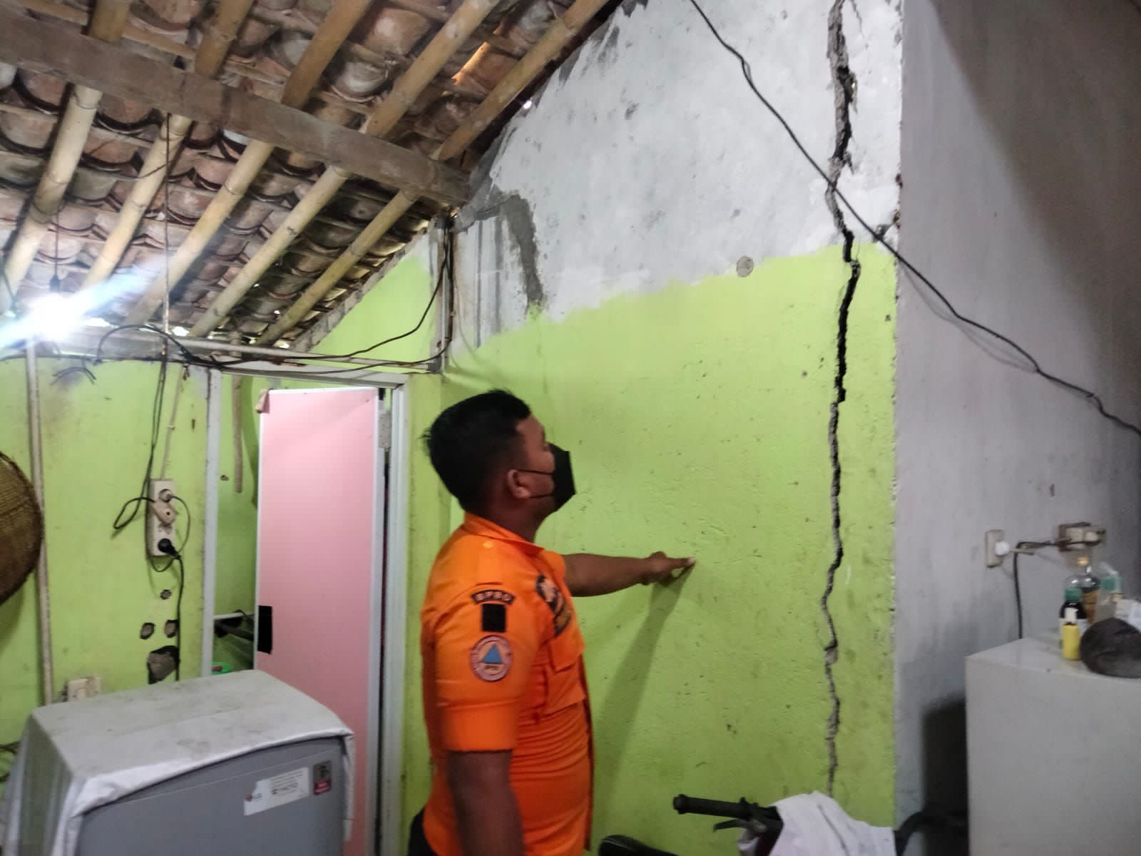 Salah satu rumah warga Bogor yang terdampak gempa Garut.