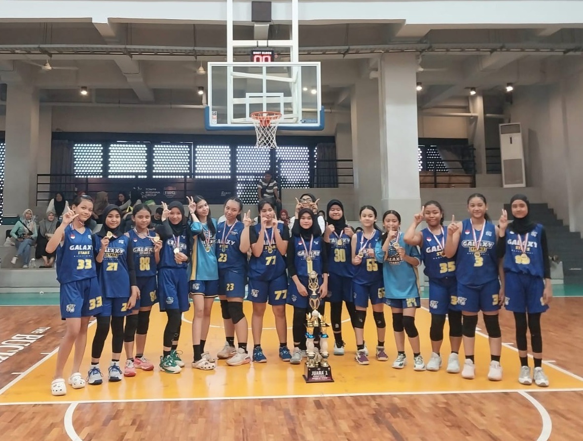 Para pemain basket yang menang dalam Kejuaraan Kota Bogor, yang diselenggarakan Perbasi di The Bucket List.