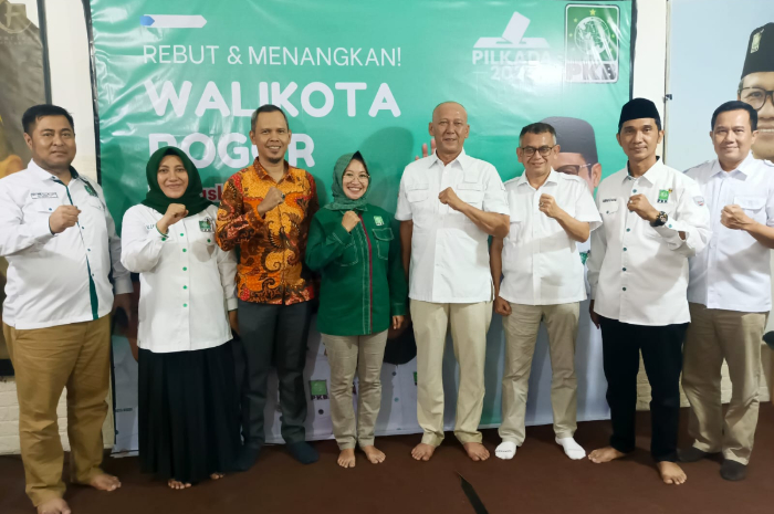 Ketua DPC Gerindra Sopian SE didampingi Iwan Kustiawan dan Wira Tobing Wakil Ketua, menyambangi kantor DPC PKB di Panaragan Kidul, Selasa (30/4/2024).