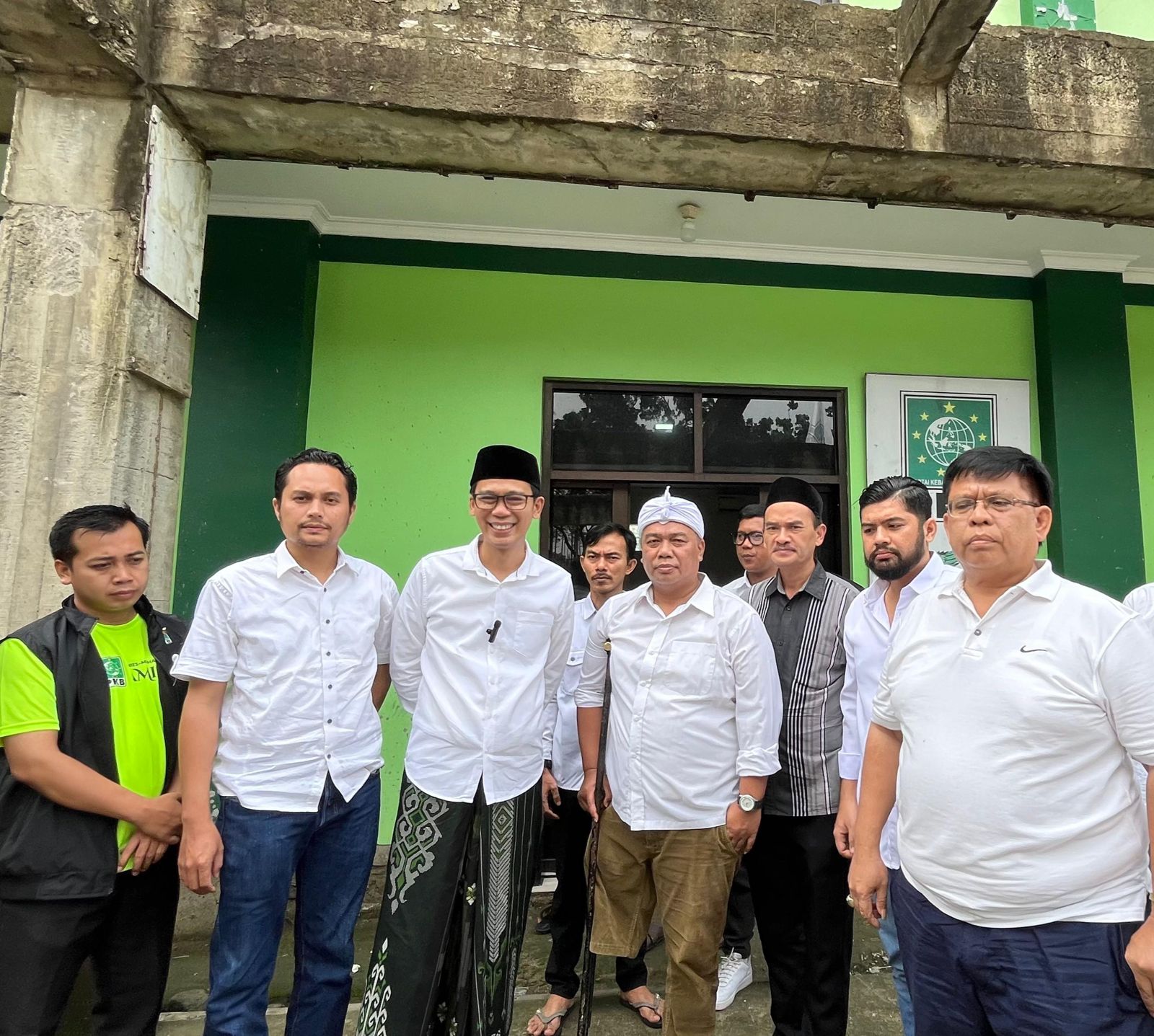 Ade Wardhana mengembalikan formulir di PKB Kabupaten Bogor untuk Pilkada 2024.
