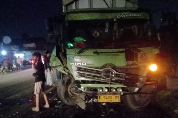 Kondisi kendaraan yang terlibat adu banteng di Jalan Raya Cileungsi Jonggol pada Kamis (2/5/2024) dini hari.