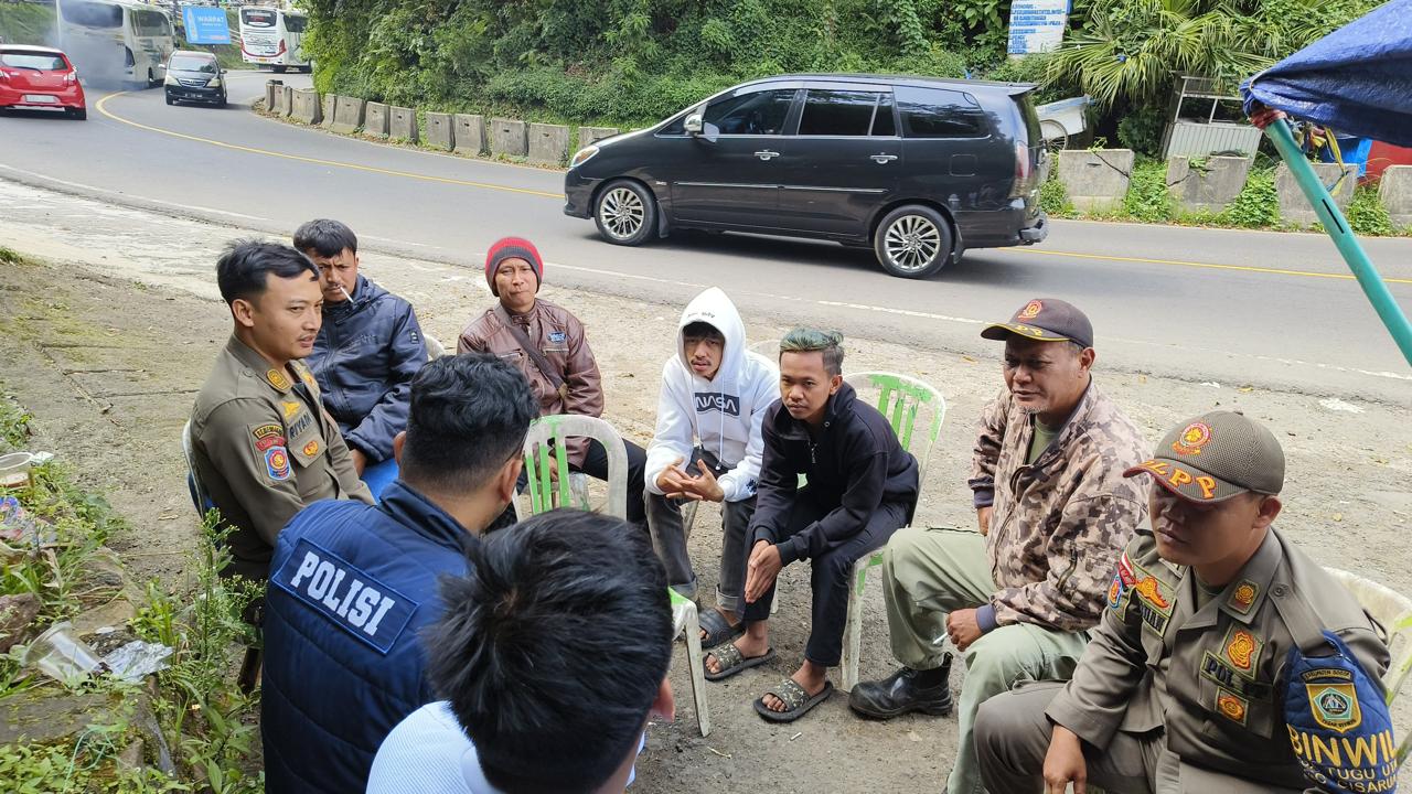Polisi telusuri dugaan pungli di parkiran Warpat Puncak, Kabupaten Bogor.
