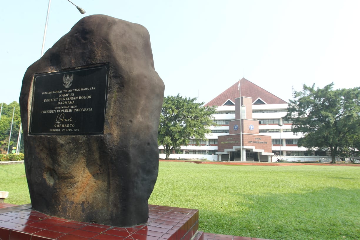 Kampus terbesar di Bogor, IPB University kembali buka pendaftaran mahasiswa baru dari berbagai jalur.