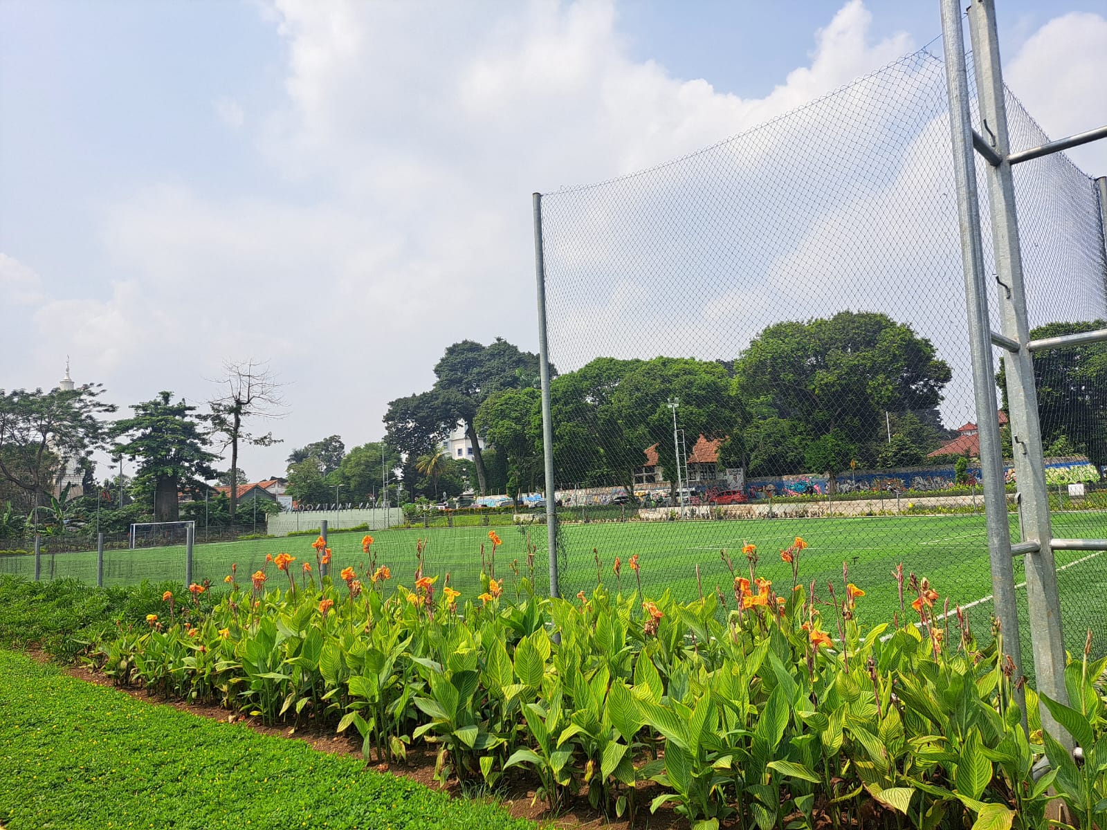 Suasana Lapangan Mini Soccer Manuggal. Disperumkim bakal menerapkan tarif sewa untuk menggunakan lapangan tersebut.