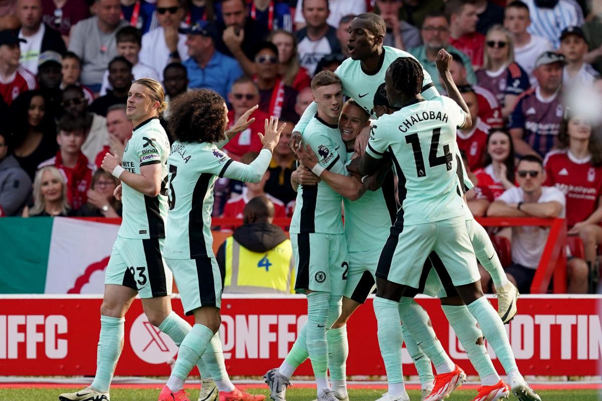 Selebrasi para pemain Chelsea usai menang dari Nottingham Forest