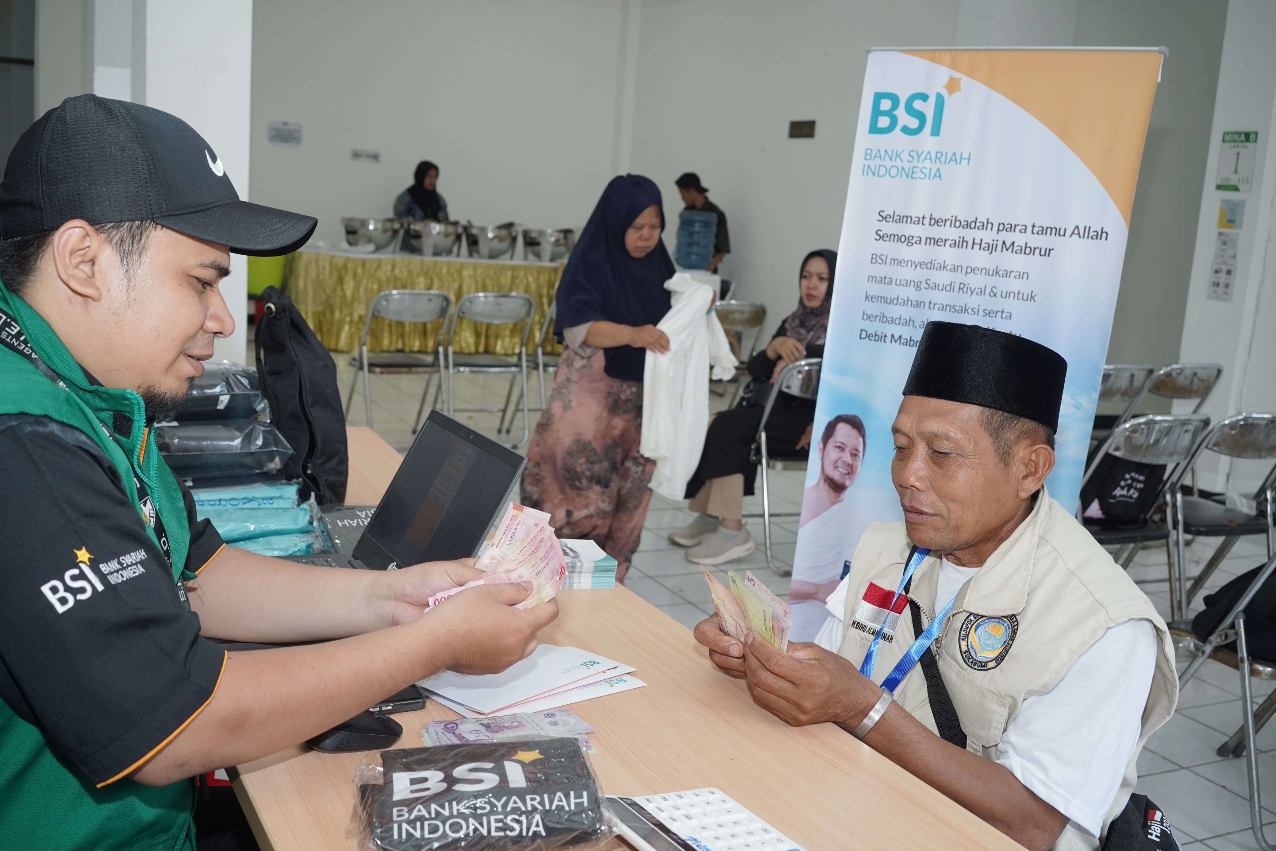 BSI berangkatkan jamaah haji tahun ini.
