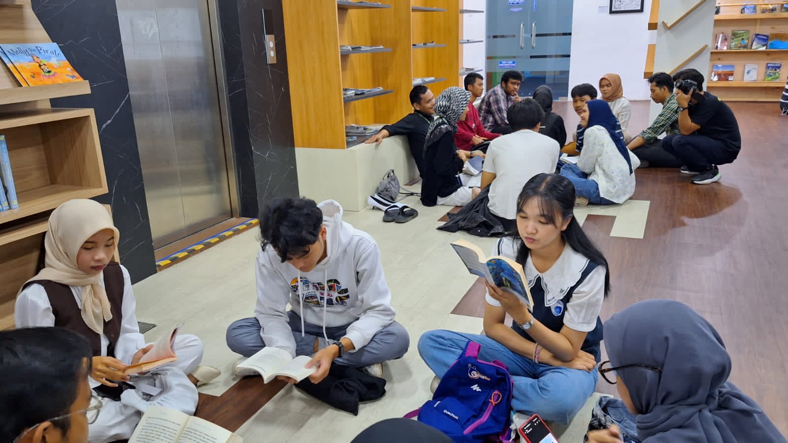 BookTalk Jilid 2, Komunitas Indonesia Book Party Bekali Remaja Bogor Skill Komunikasi