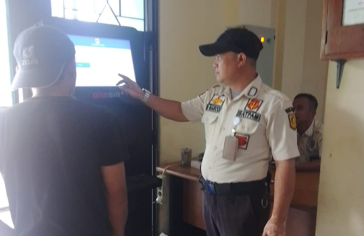 Tertib Pelayanan, Mesin KiosQ Kini Bisa Ditemui di Kantor Kecamatan di Bogor Ini