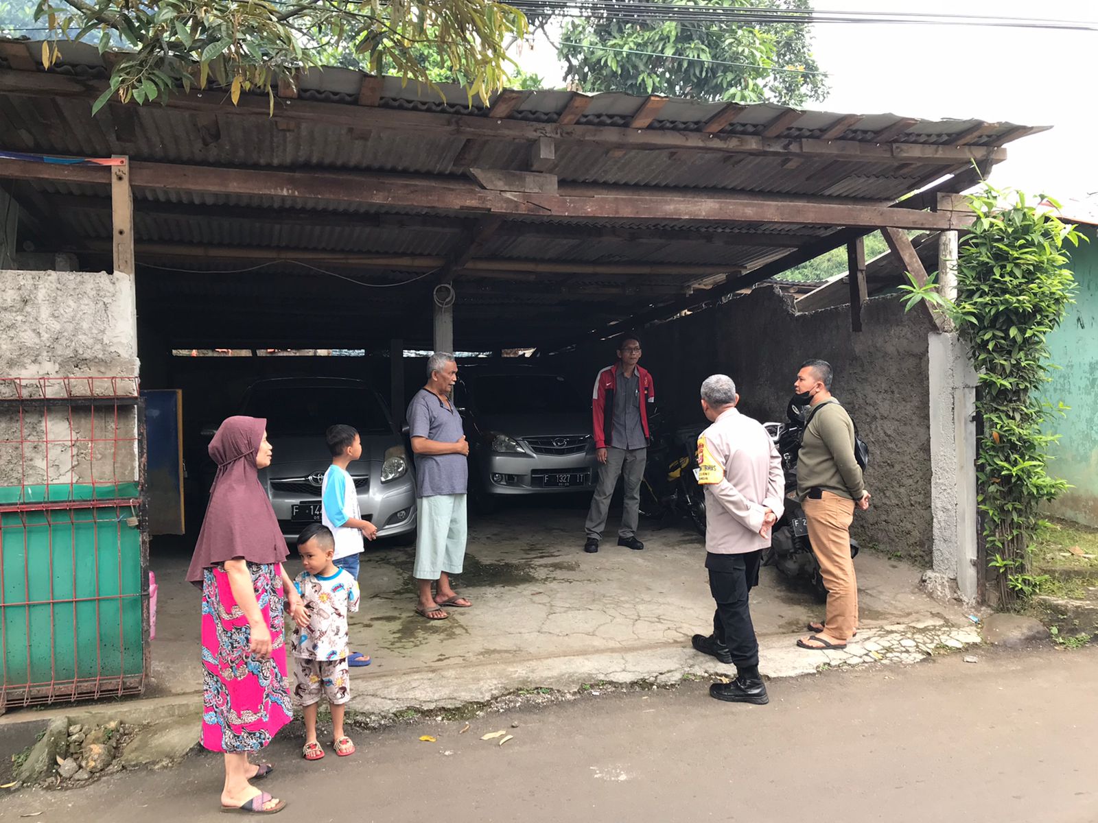 Tempat garasi mobil korban hilang di Kampung Gadog, Desa Pandansari, Kecamatan Ciawi, Kabupaten Bogor.