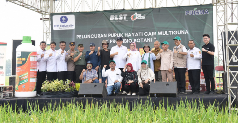 Peluncuran pupuk hayati multiguna bernama Provibio Botani buatan IPB University di Desa Kragilan, Kecamatan Mojolaban, Kabupaten Sukoharjo, Jawa Tengah, pada Rabu (15/5/2024).