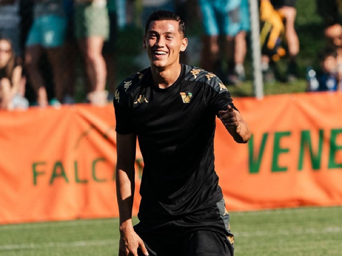 Bek Venezia asal Indonesia, Jay Idzes