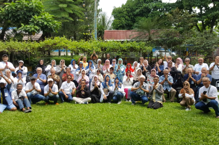 Keluarga Besar Gang Tirta Bogor berfoto bersama.