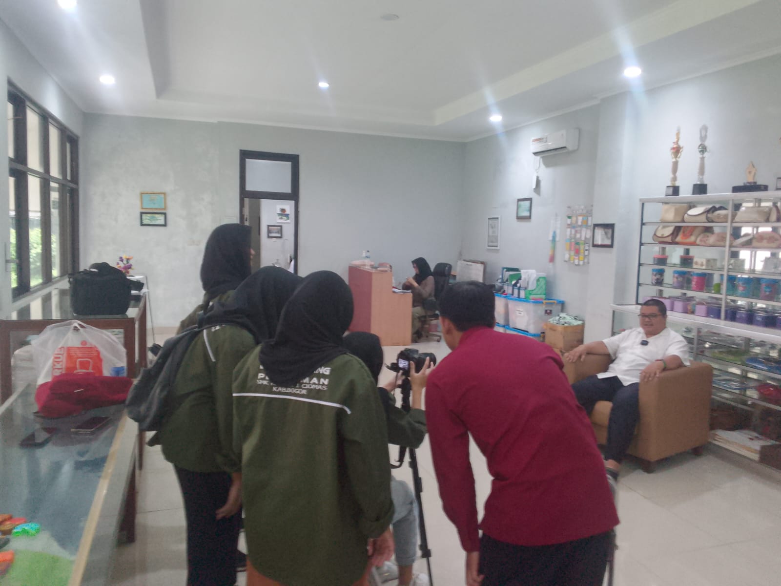Siswa SMKN 1 Ciomas saat pembuatan film dokumenter Kenal Bogor Lebih Dekat.