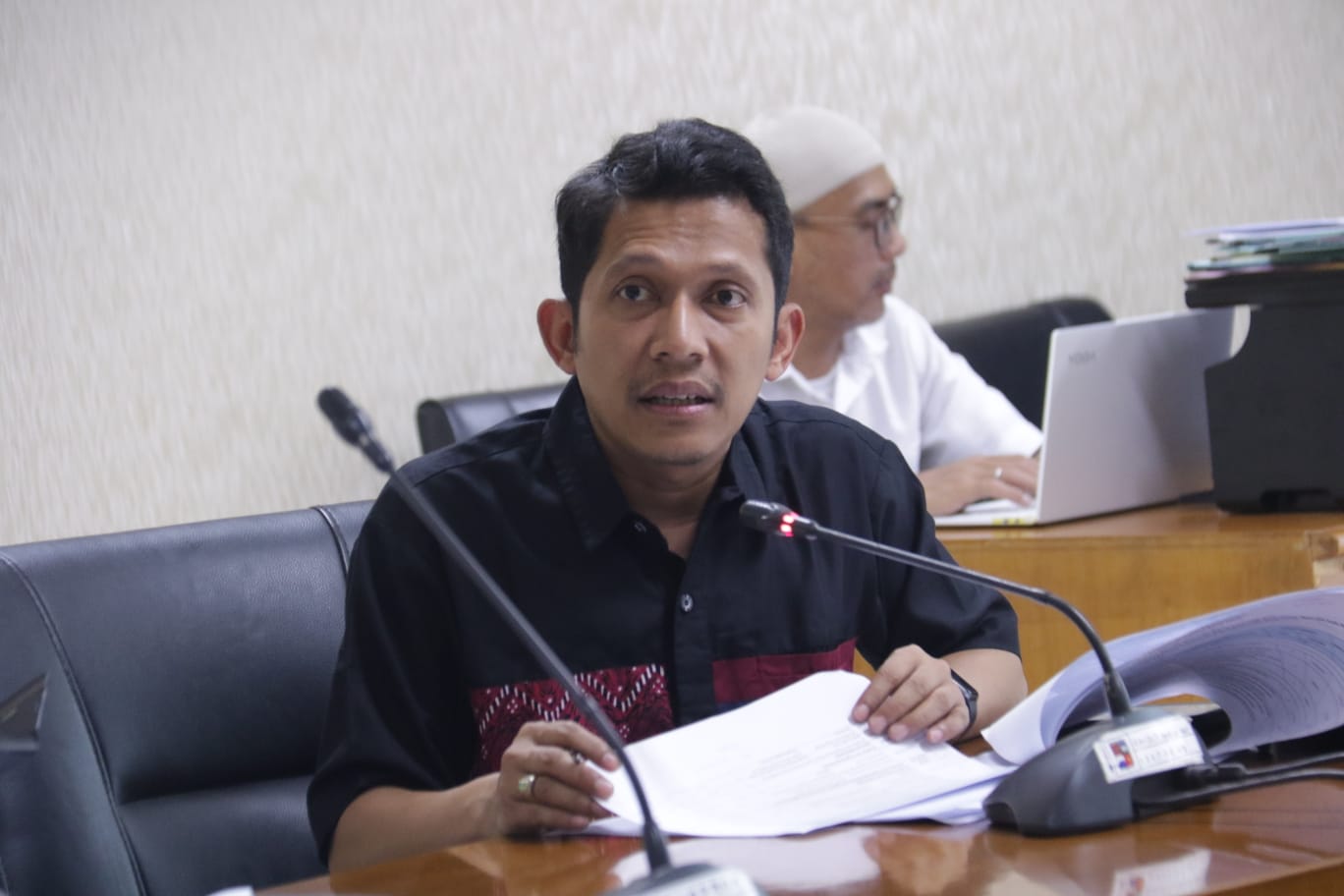 Ketua Komisi III DPRD Kota Bogor, Zenal Abidin angkat suara terkait aksi mogok yang dilakukan oleh sopir truk sampah