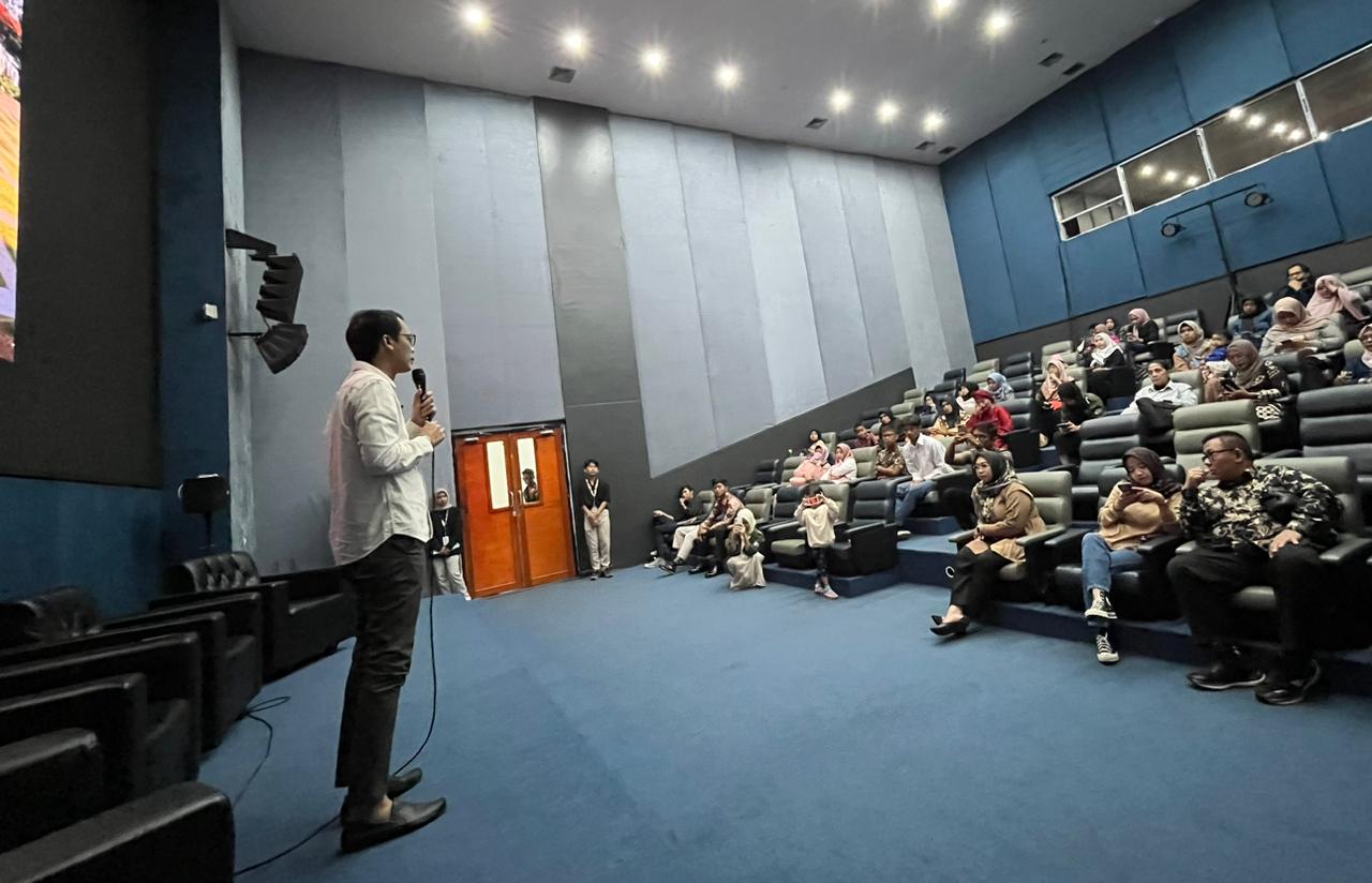 Balon Bupati Bogor, Ade Wardhana Adinata secara khusus menghadiri acara launching film pendek karya siswa SMKN 1 Ciomas, Sabtu (25/5/2024).