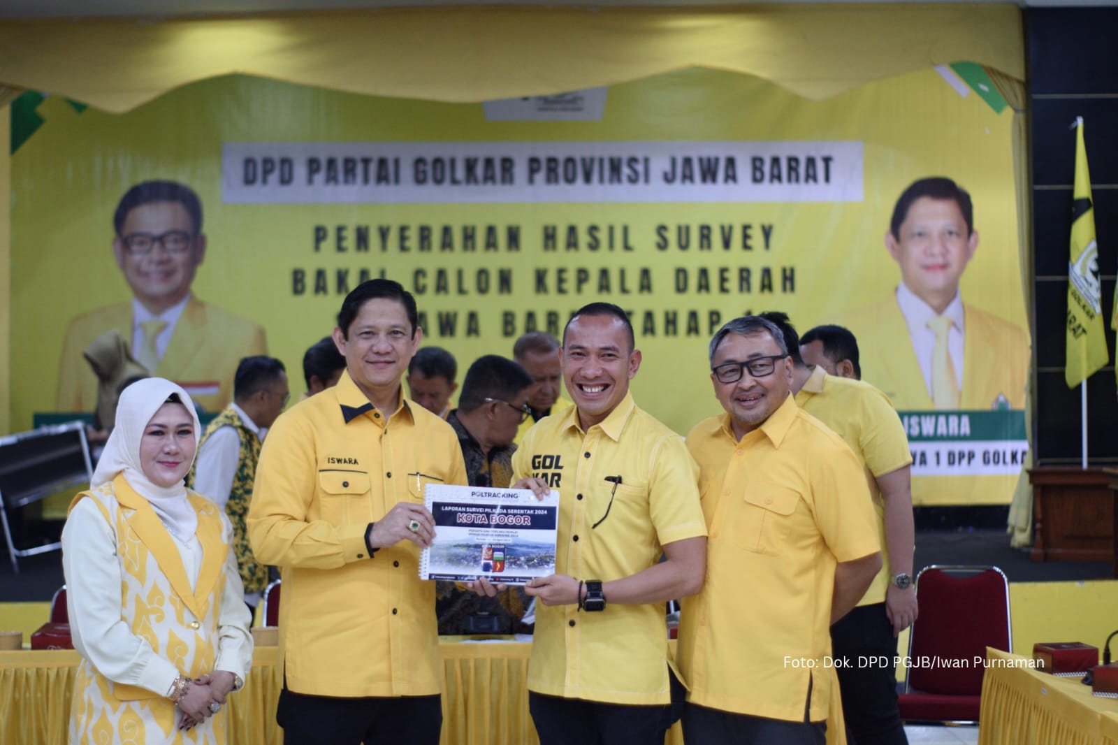 Ketua DPD Golkar Kota Bogor, Rusli Prihatevy dapat rekomendasi dari DPP Parta Golkar untuk maju pada Pilkada Kota Bogor.