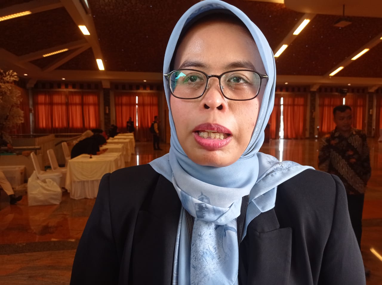Ketua KPU Jabar, Umi Wahyuni menyampaikan terkait aturan anggota DPR dan DPRD terpilih yang maju pada Pilkada 2024 di Kota Bogor.