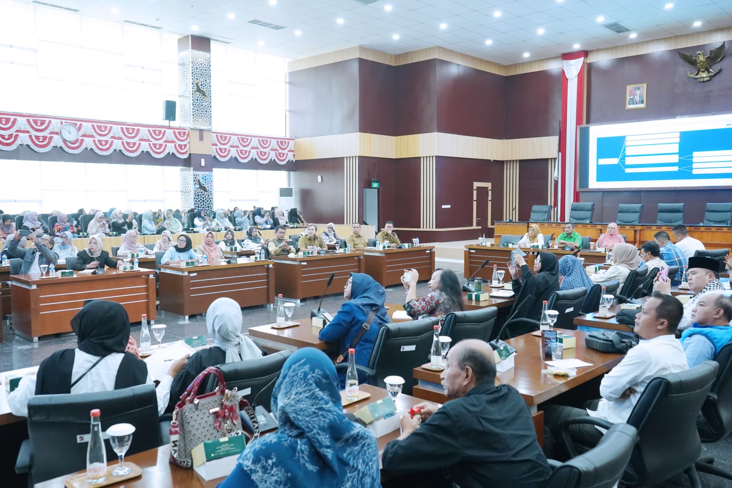 Komisi IV DPRD Kota Bogor, melakukan rapat kerja dengan Disdik dan 208 Komite Sekolah SD se-Kota Bogor, Senin (27/5/2024).
