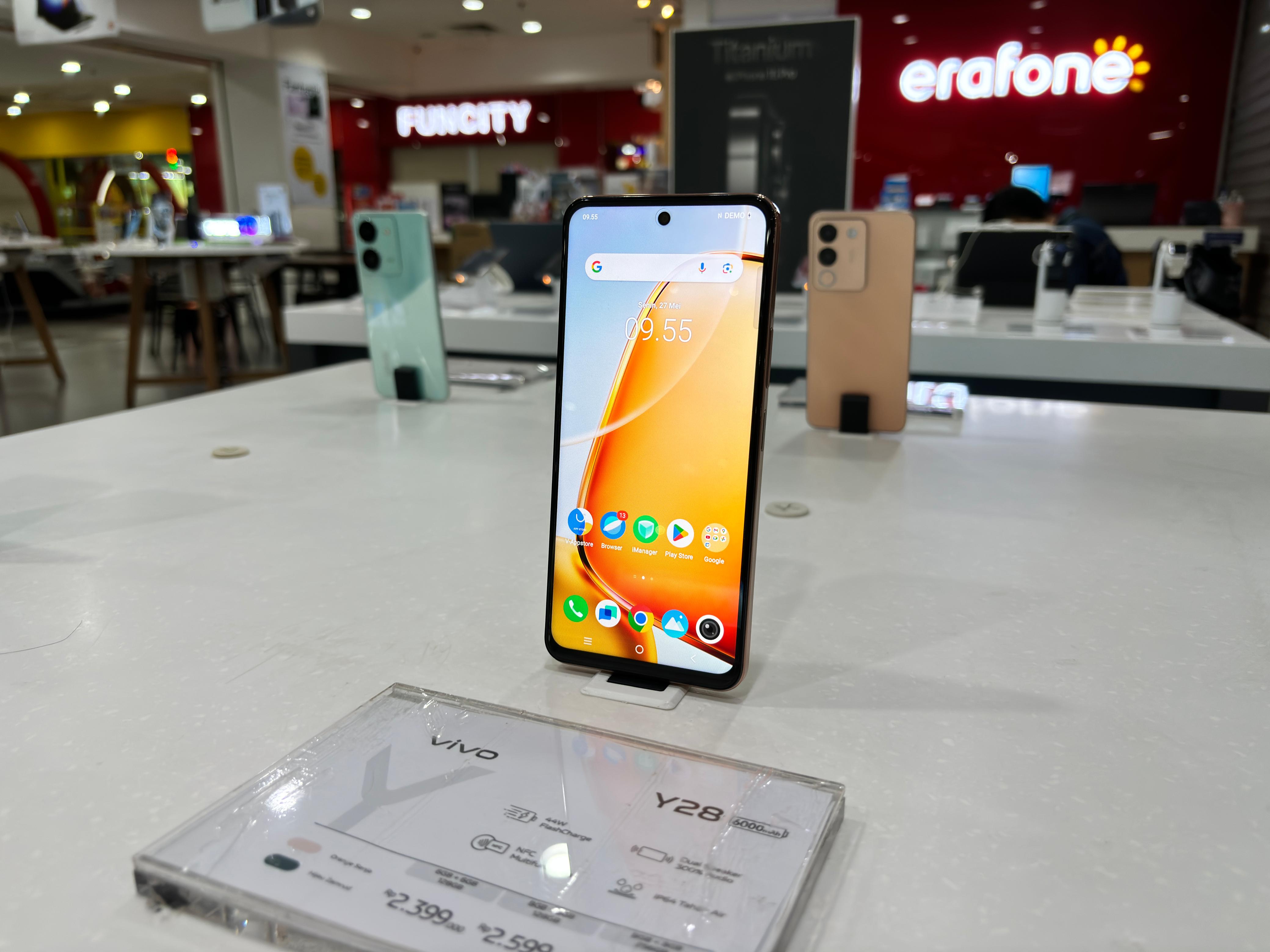 vivo Y28, bisa didapatkan di Erafone Mall BTM Lantai 2 Bogor.