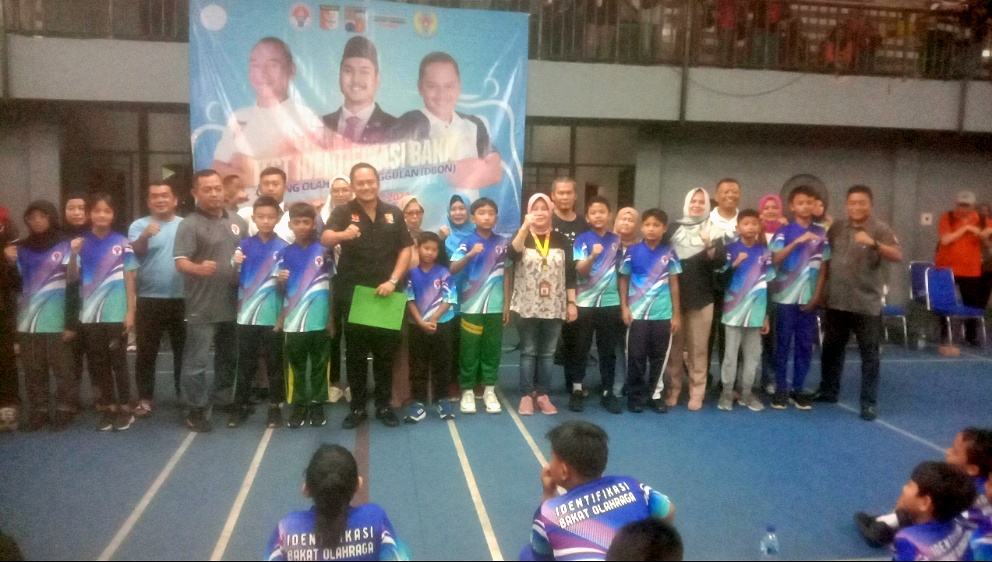Sepuluh atlet pelajar Kota Bogor yang lolos tes bakat dan identifikasi  cabor menembak dari Kemenpora RI. (Ruri/Radar Bogor)