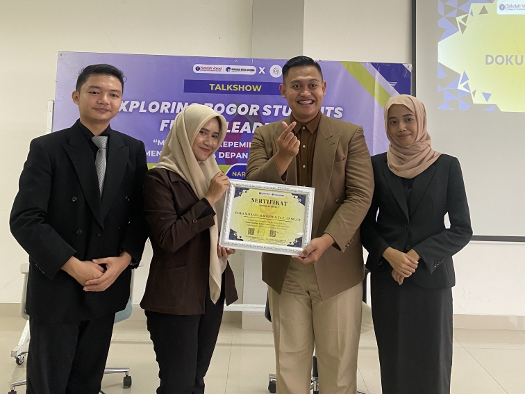 Mahasiswa Komunikasi Digital dan Media Sekolah Vokasi IPB menggelar Talkshow bertajuk &ldquo;Exploring Bogor Students Future Leaders&rdquo;