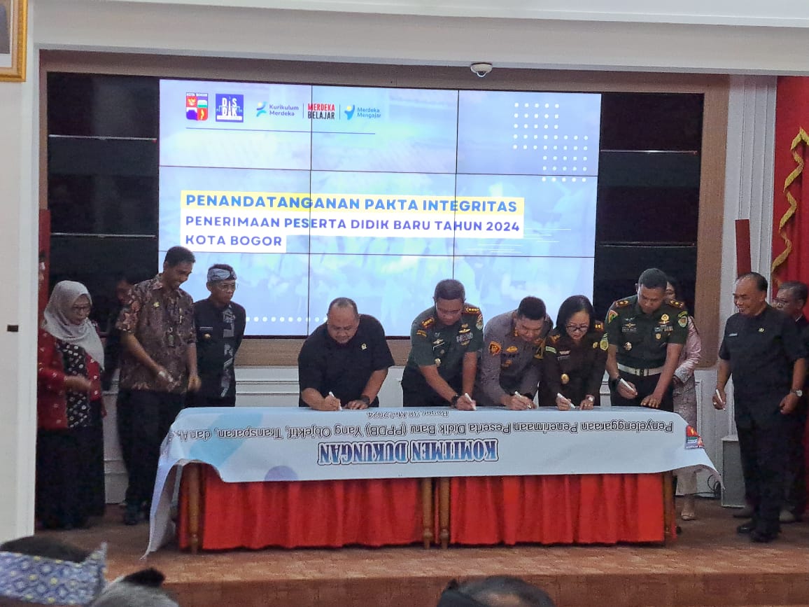 Penandatanganan pakta integritas dan Kick Off PPDB tahun ajaran 2024-2025 yang diselenggarakan di Balai Kota Bogor pada Kamis (30/5/2024).