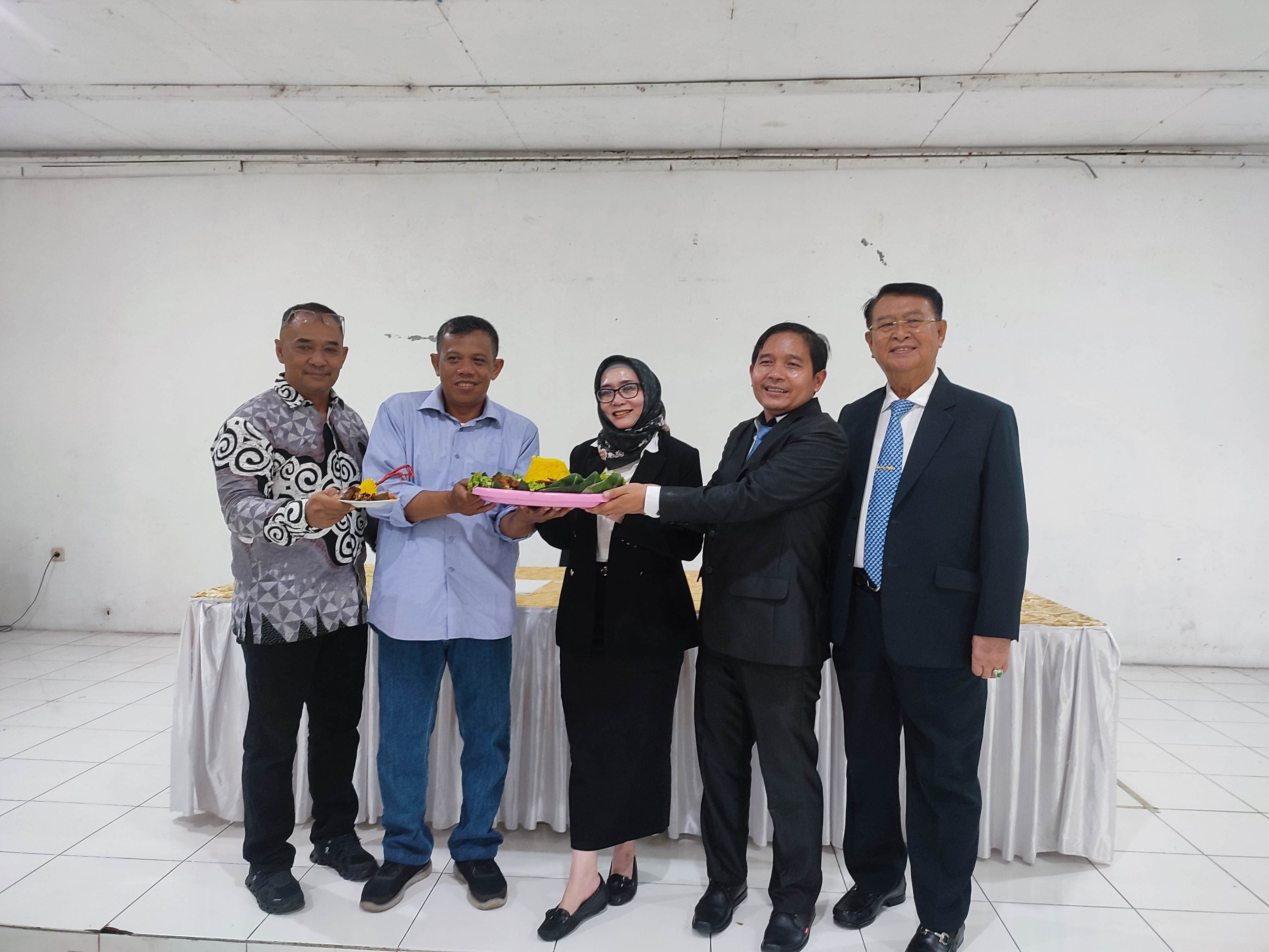 Deklarasi sekaligus pengukuhan yayasan yang diberi nama Yayasan Manunggal Anak Bangsa (YAMABA) dilangsungkan di salah satu rumah makan di kawasan Jalan R 3, Kota Bogor. (Yamaba for Radar Bogor)