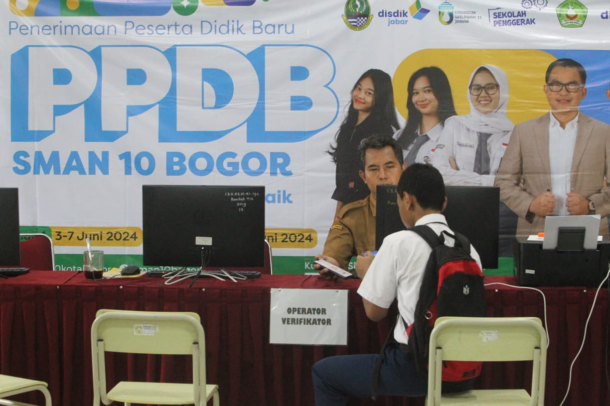 ILUSTRASI: Pelaksanaan PPDB di SMA Negeri 10 Kota Bogor.