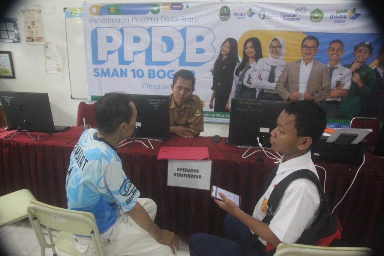 Pendaftaran PPDB tahap pertama mulai dibuka di SMAN 10 Bogor untuk jalur zonasi dan afirmasi.