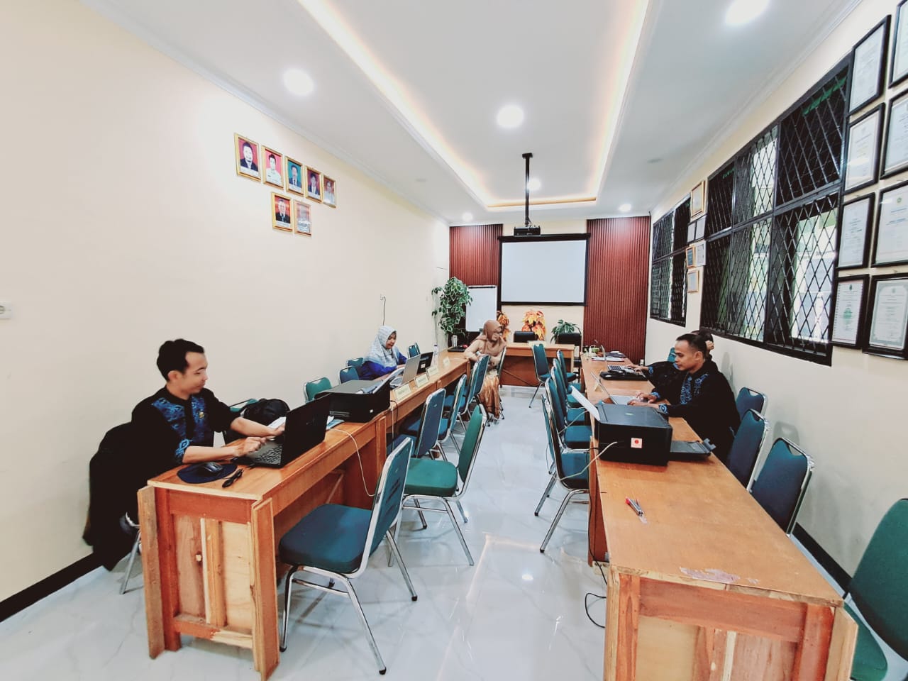 Suasana pendaftaran PPDB online di SMAN 1 Cigudeg.