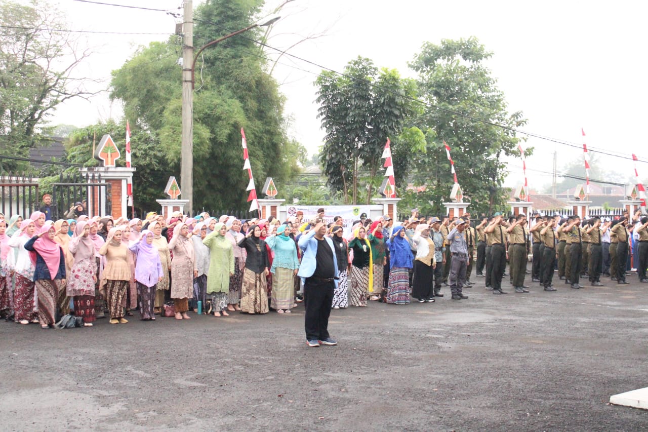 Seluruh unsur di Kecamatan Tamansari mengikuti upacara Hari Jadi Bogor (HJB) ke-542 pada Senin (3/6).