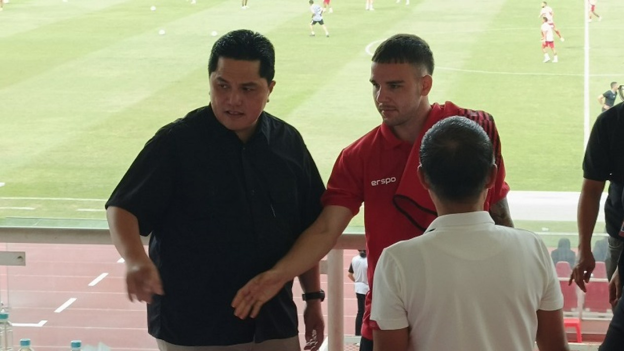 Calvin Verdonk bersama Ketua Umum PSSI, Erick Thohir saat menyaksikan Timnas Indonesia melawan Tanzania. (Instagram)