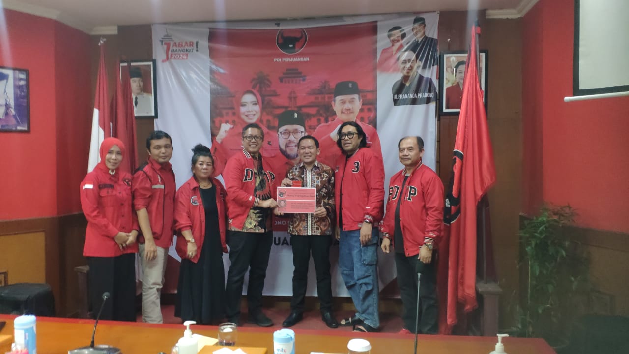 Dokter Rayendra bersama para tokoh PDI Perjuangan, Rabu (5/6/2024).