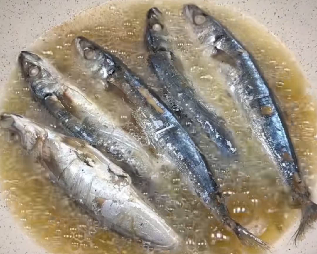 Cara jitu goreng ikan gak meletus-letus.