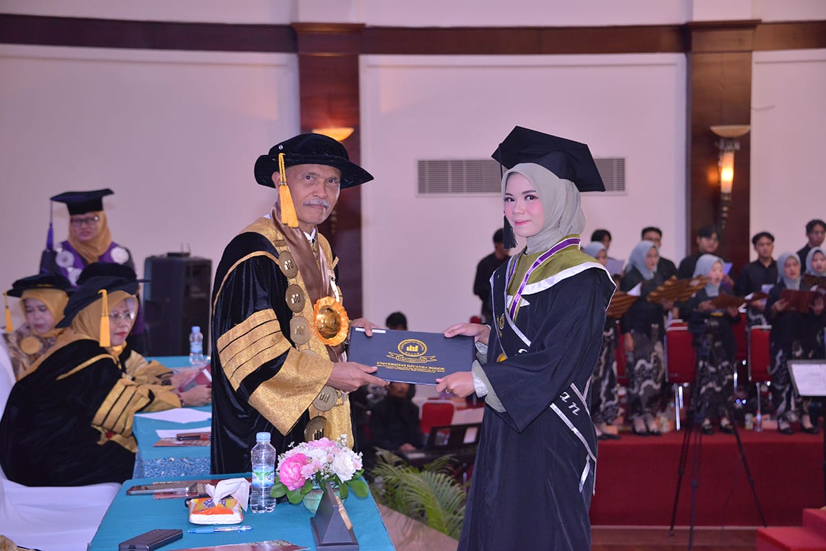 Acara Wisuda Semester Genap Unida Bogor di Braja Mustika Hotel and Convention Center, Kota Bogor, Rabu (5/6/2024).