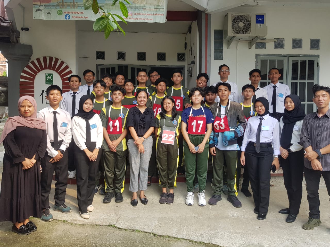 Para alumni SMK Kosgoro Bogor yang akan melakukan magang kerja di Jepang. (Humas SMK Kosgoro)