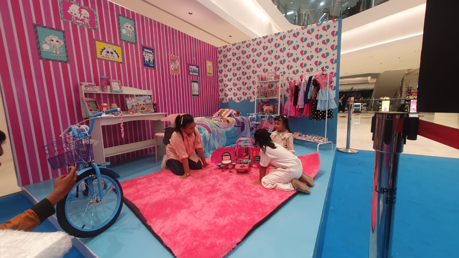 Lippo Plaza Ekalokasari Bogor mengadakan kegiatan special meet and greet dengan karakter favorit dari LOL Surprise Next Level seperti Quin Bee & Diva.