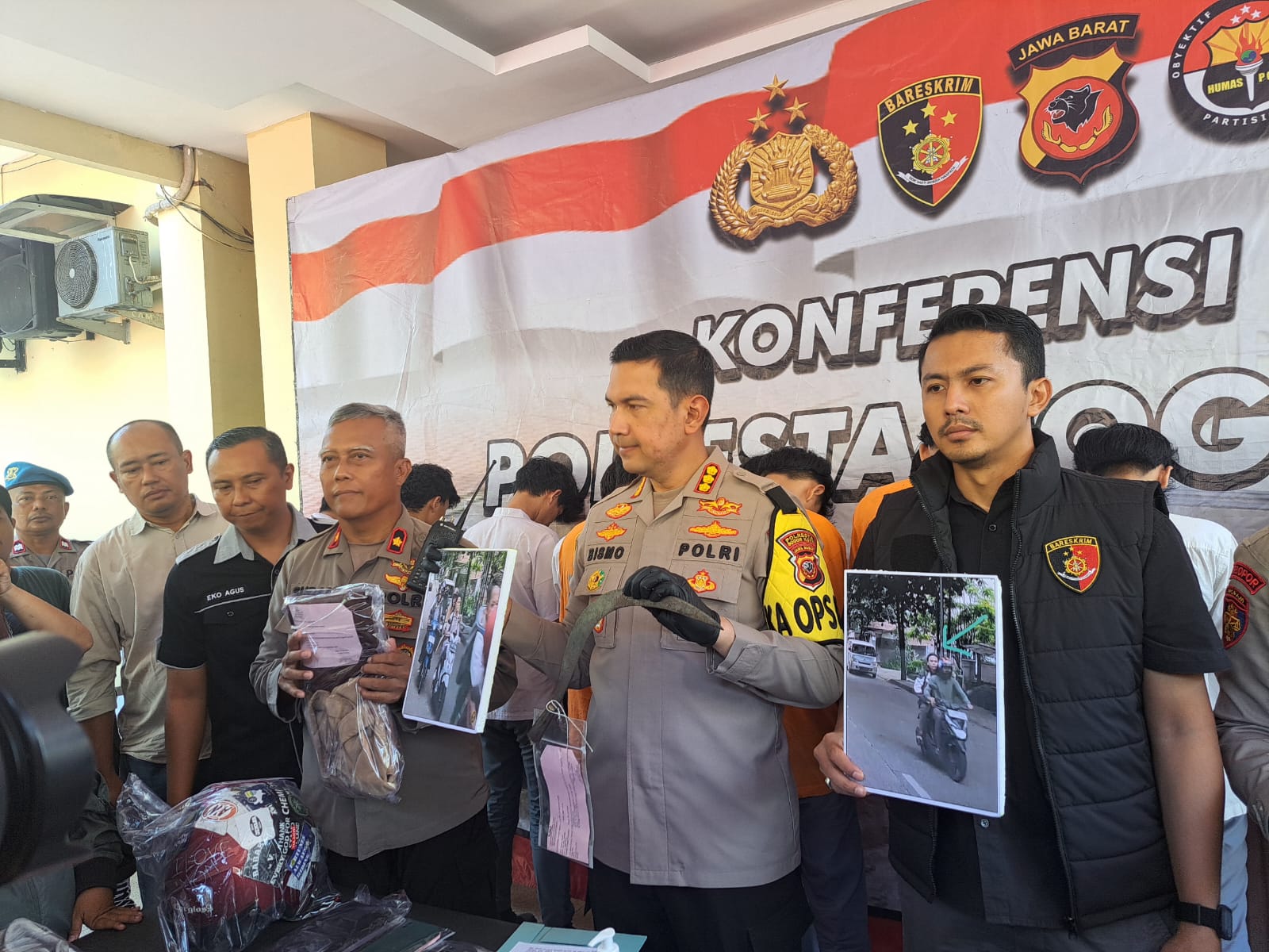 Konferensi Pers dari Polresta Bogor Kota terkait pembacokan pelajar menggunakan senjata tajam.