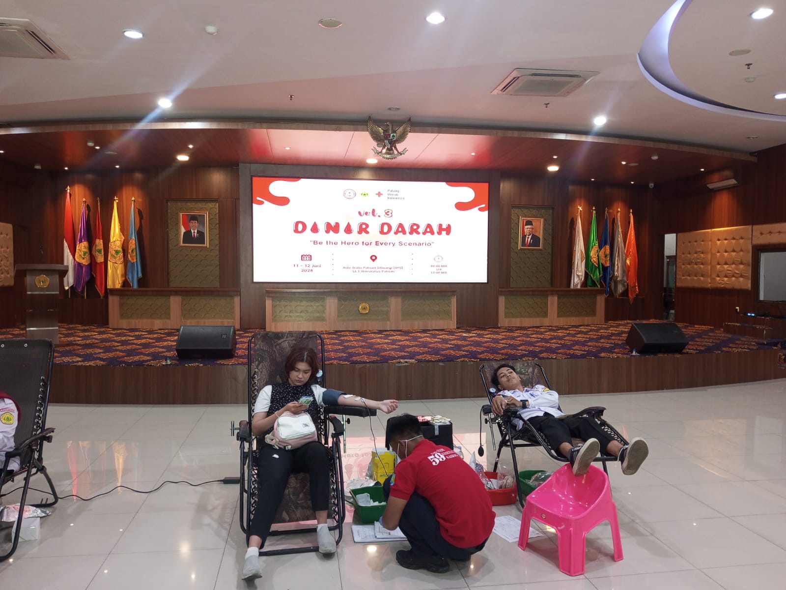 Donor darah KSR PMI Unit Universitas Pakuan Bogor.