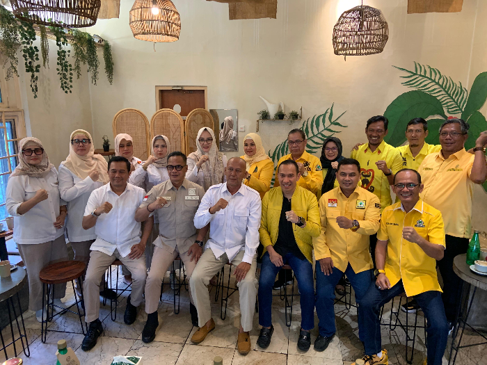 Jajaran pengurus DPD Partai Golkar bersama DPC Partai Gerindra Kota Bogor saat melakukan pertemuan.