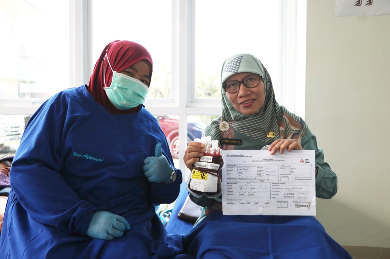 Donor darah warga Bogor di RSUD Leuwiliang bersama PMI di rangkaian HJB.